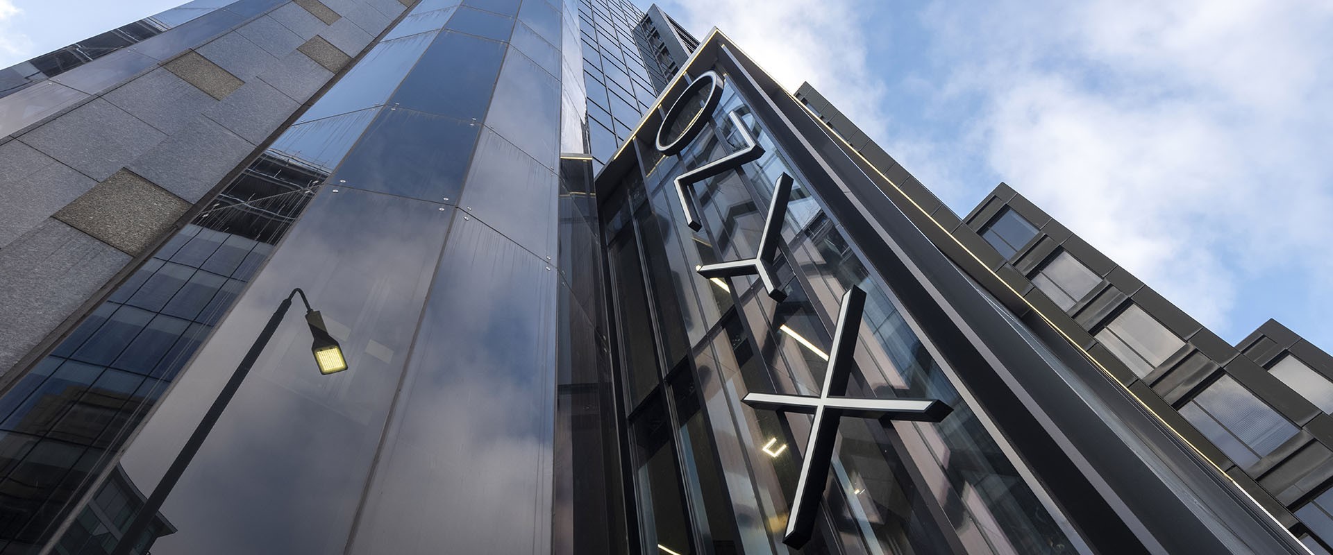 19032G ONYX Alan Mcateer N9 Hero